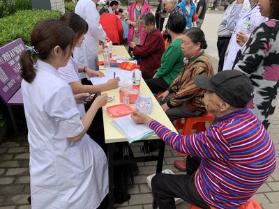 健康咨詢進社區(qū)，每月服務(wù)暖人心